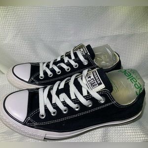 Unisex Black Converse All Stars low men’s 6.5/ women’s 8.5